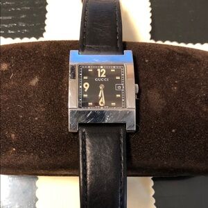 Gucci Black and Silver Square Face Watch 7700 M pre owned good condition